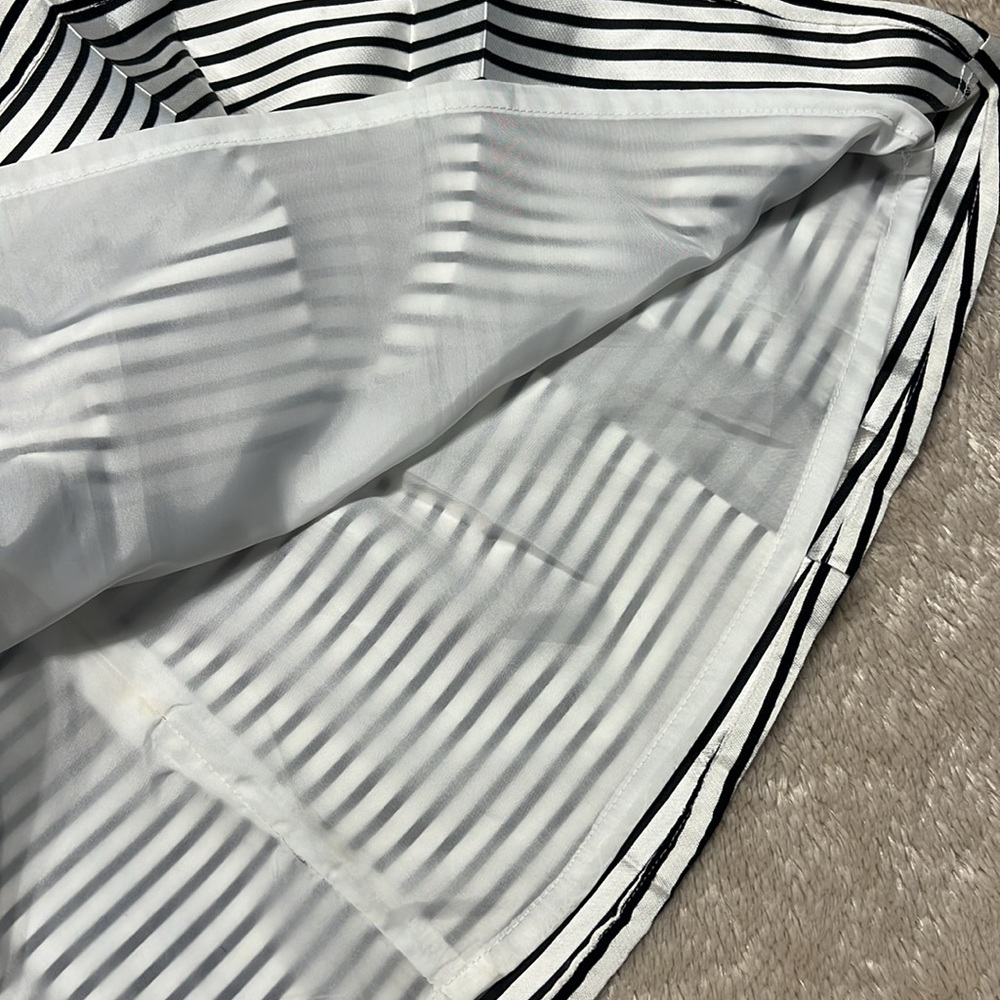 🚨SOLD🚨FOREVER 21 A-Line Skirt - Picture 9 of 9